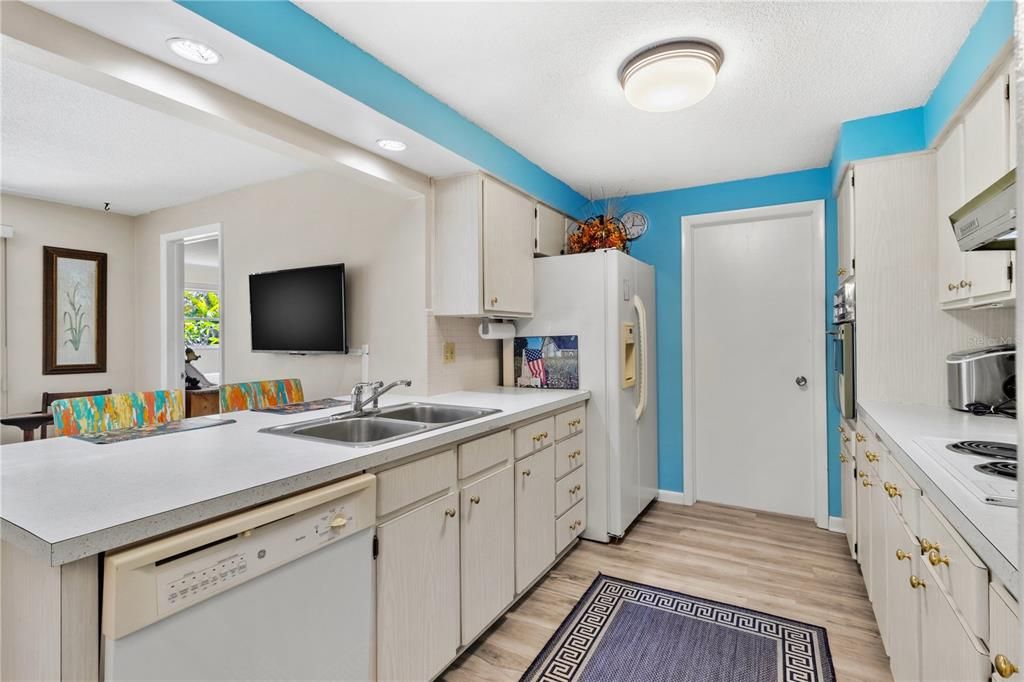 В аренду: $3,500 (2 спален, 2 ванн, 1290 Квадратных фут)