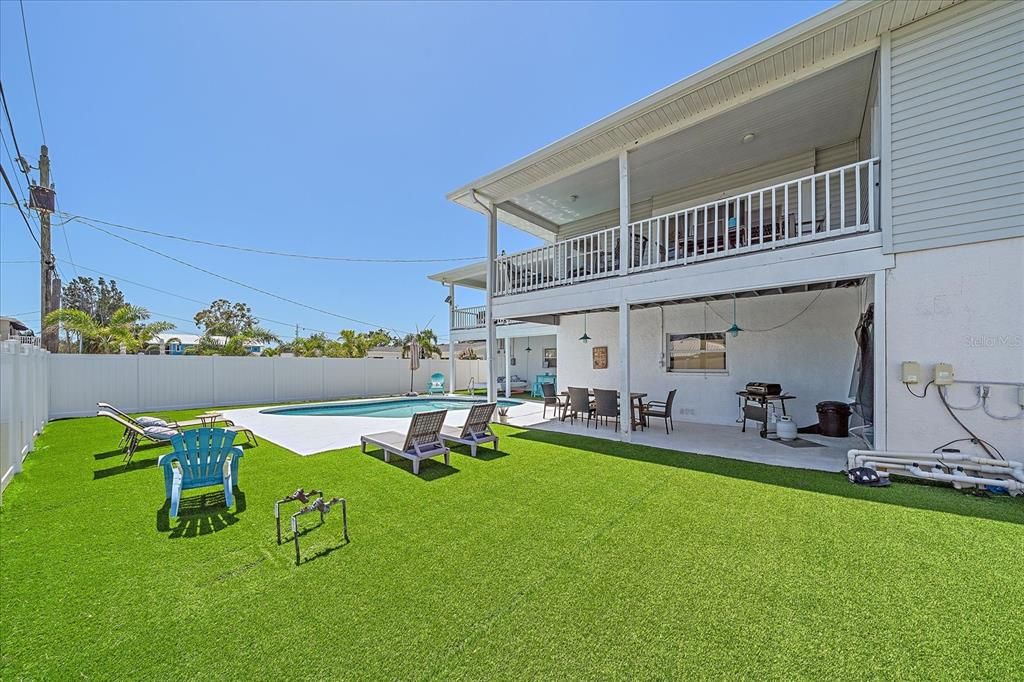 For Sale: $1,500,000 (5 beds, 4 baths, 4054 Square Feet)