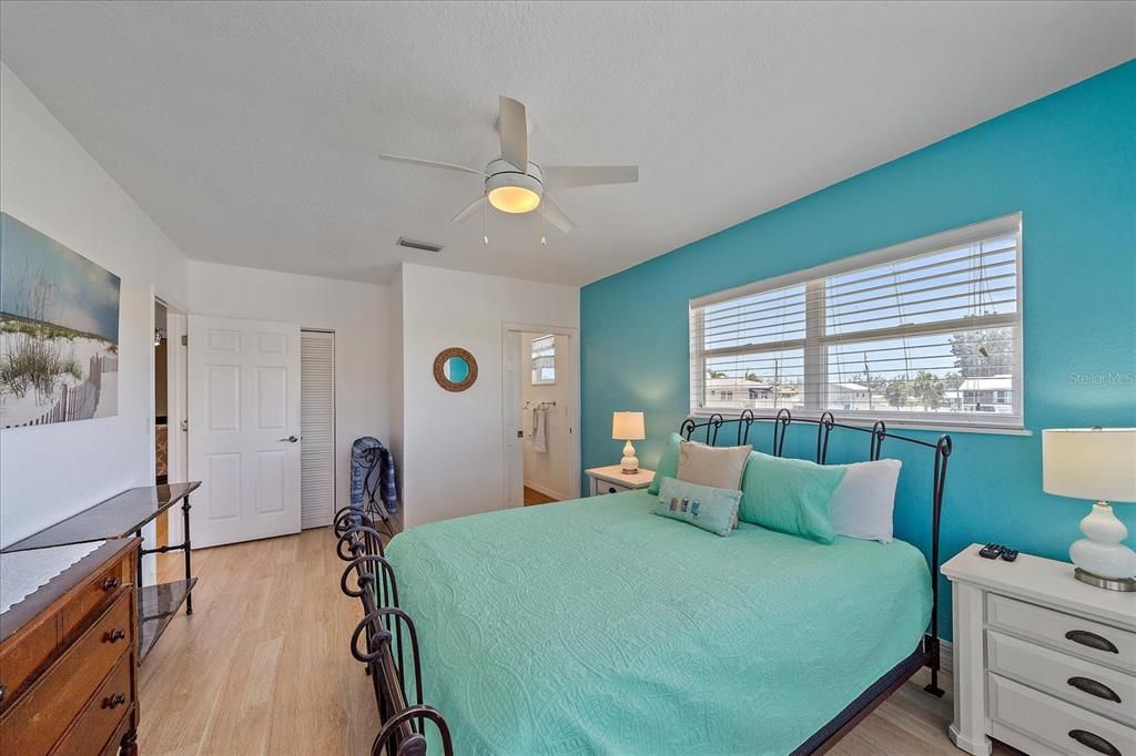 For Sale: $1,500,000 (5 beds, 4 baths, 4054 Square Feet)