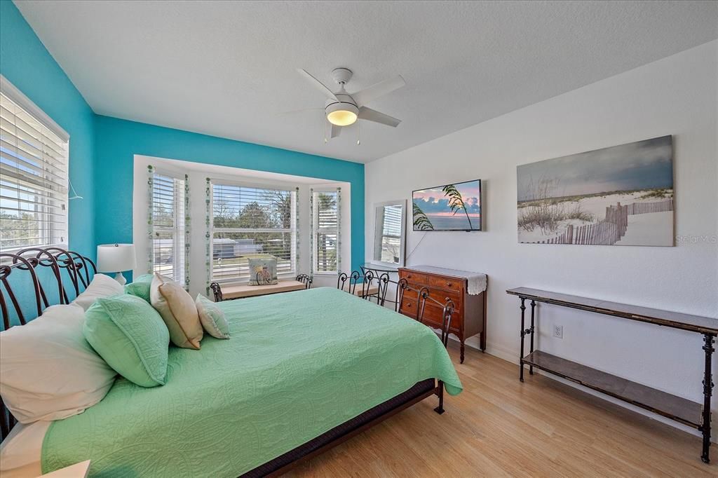 For Sale: $1,500,000 (5 beds, 4 baths, 4054 Square Feet)