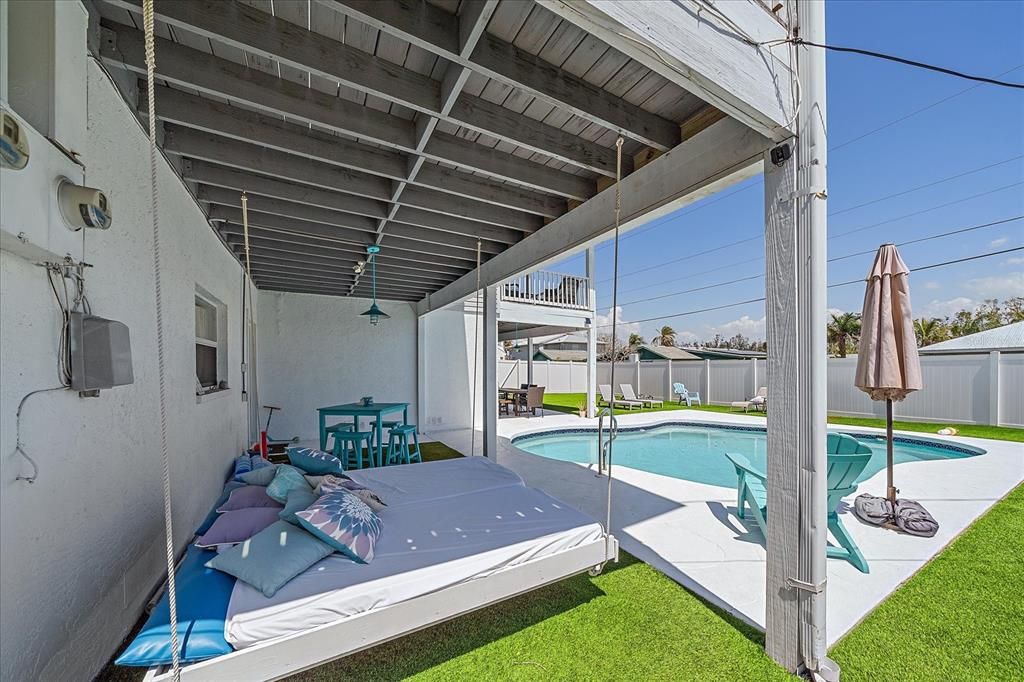 For Sale: $1,500,000 (5 beds, 4 baths, 4054 Square Feet)