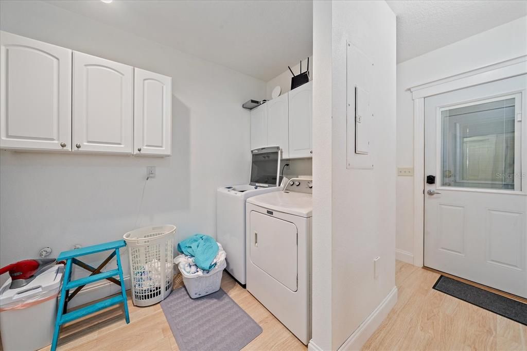 For Sale: $1,500,000 (5 beds, 4 baths, 4054 Square Feet)