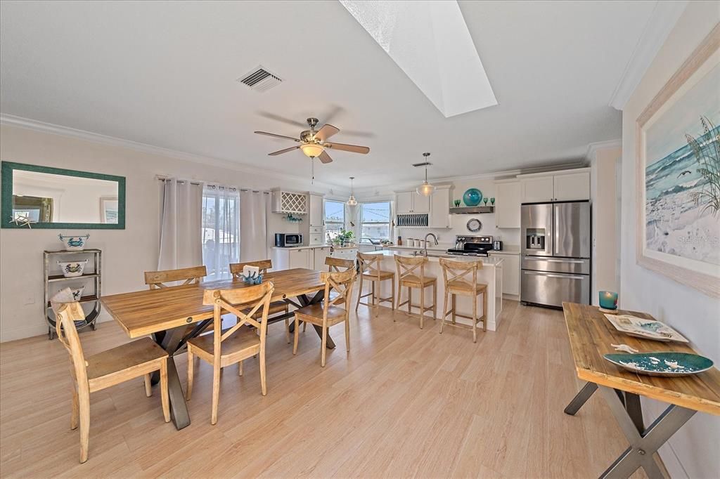 For Sale: $1,500,000 (5 beds, 4 baths, 4054 Square Feet)