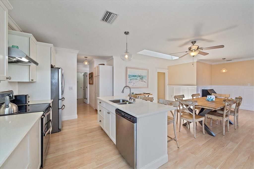 For Sale: $1,500,000 (5 beds, 4 baths, 4054 Square Feet)