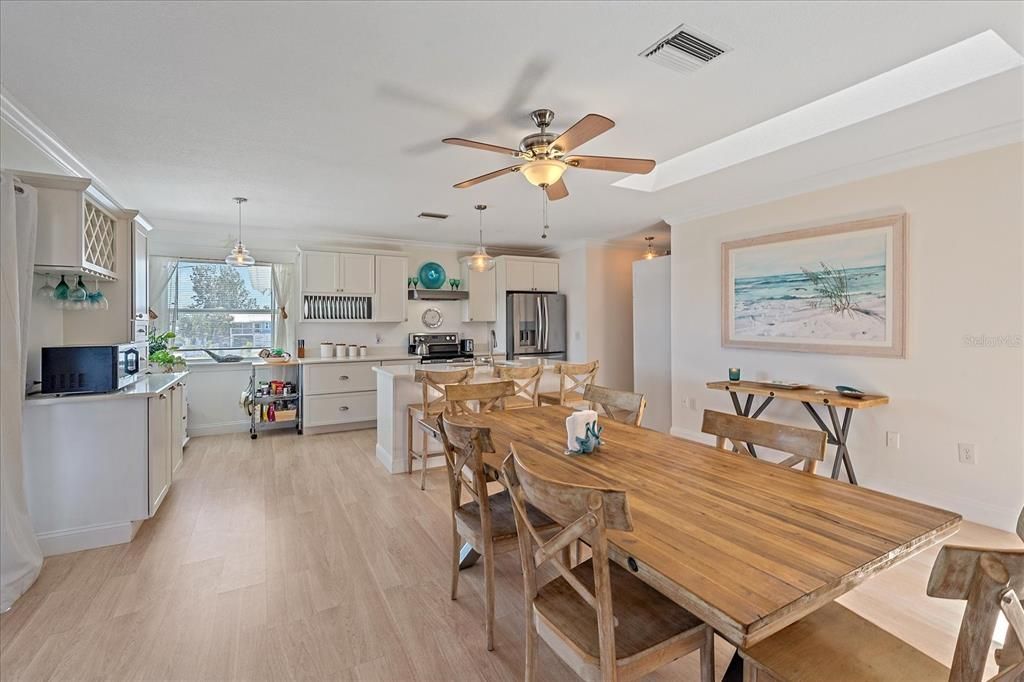 For Sale: $1,500,000 (5 beds, 4 baths, 4054 Square Feet)