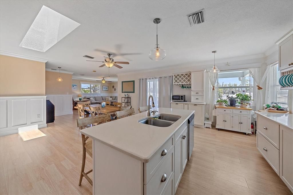 For Sale: $1,500,000 (5 beds, 4 baths, 4054 Square Feet)