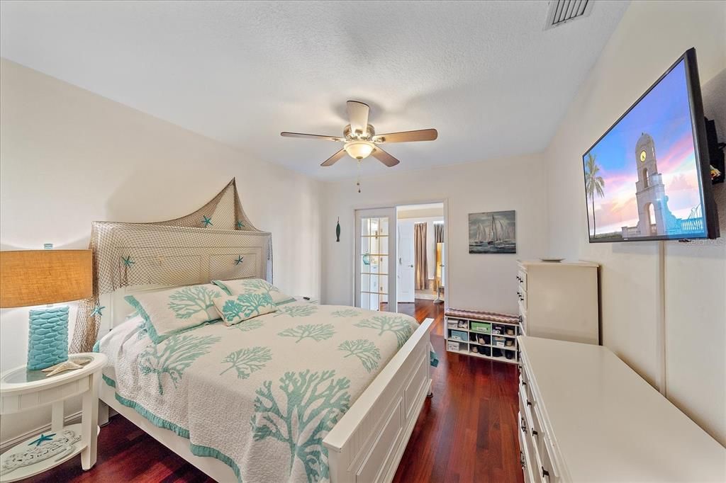 For Sale: $1,500,000 (5 beds, 4 baths, 4054 Square Feet)