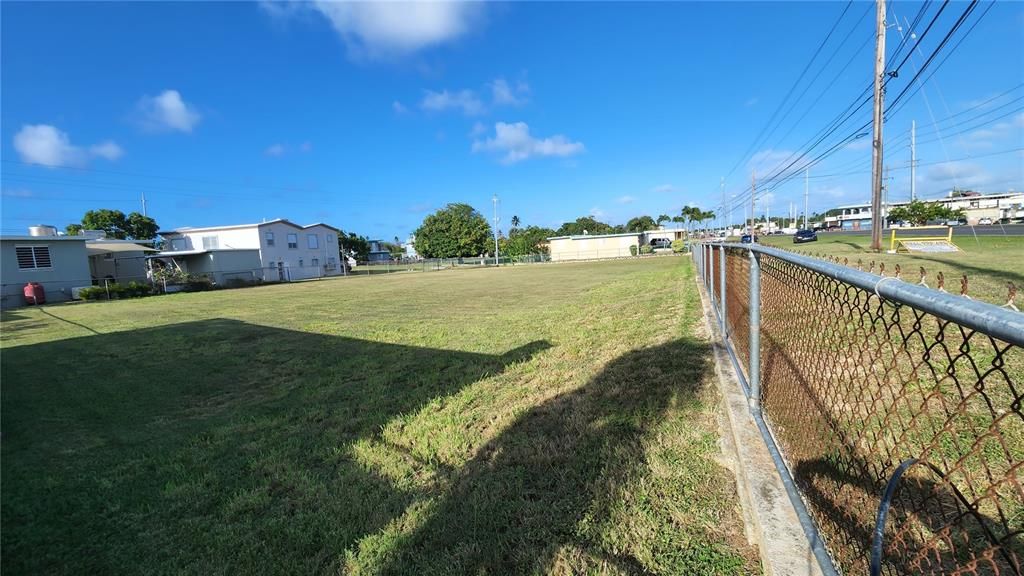 For Sale: $560,000 (0.18 acres)