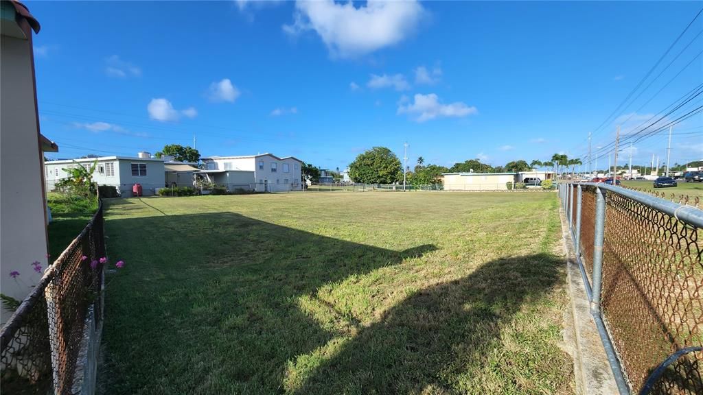 For Sale: $560,000 (0.18 acres)