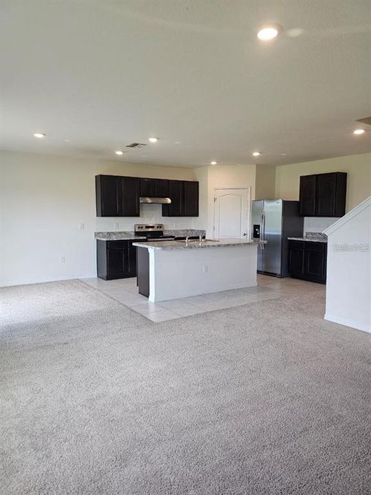 For Sale: $355,000 (5 beds, 3 baths, 2652 Square Feet)