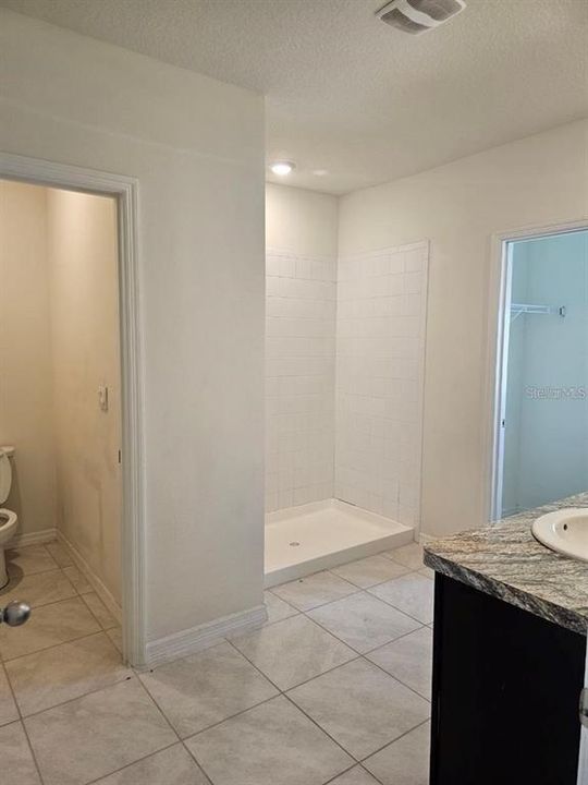 For Sale: $355,000 (5 beds, 3 baths, 2652 Square Feet)