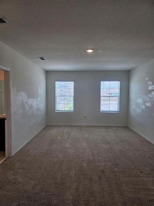 For Sale: $355,000 (5 beds, 3 baths, 2652 Square Feet)