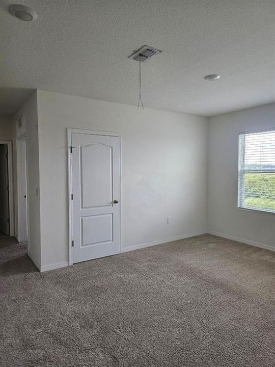 For Sale: $355,000 (5 beds, 3 baths, 2652 Square Feet)