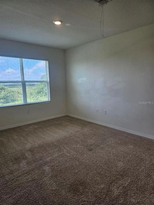 For Sale: $355,000 (5 beds, 3 baths, 2652 Square Feet)