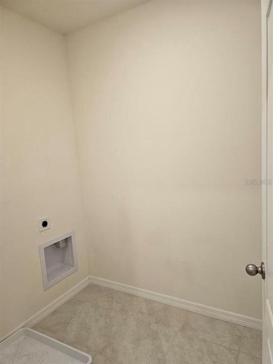 For Sale: $355,000 (5 beds, 3 baths, 2652 Square Feet)