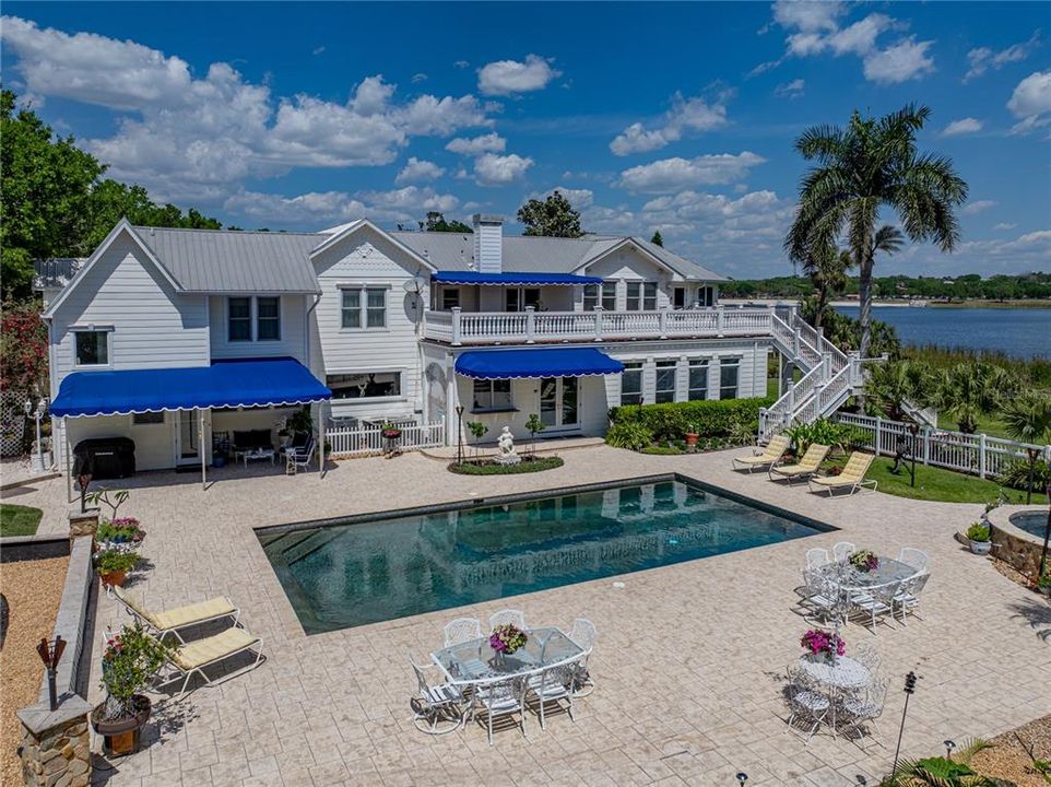 For Sale: $1,290,000 (5 beds, 5 baths, 5656 Square Feet)