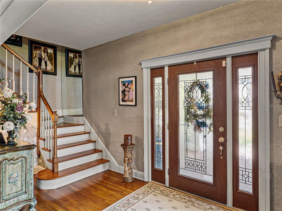 For Sale: $1,290,000 (5 beds, 5 baths, 5656 Square Feet)