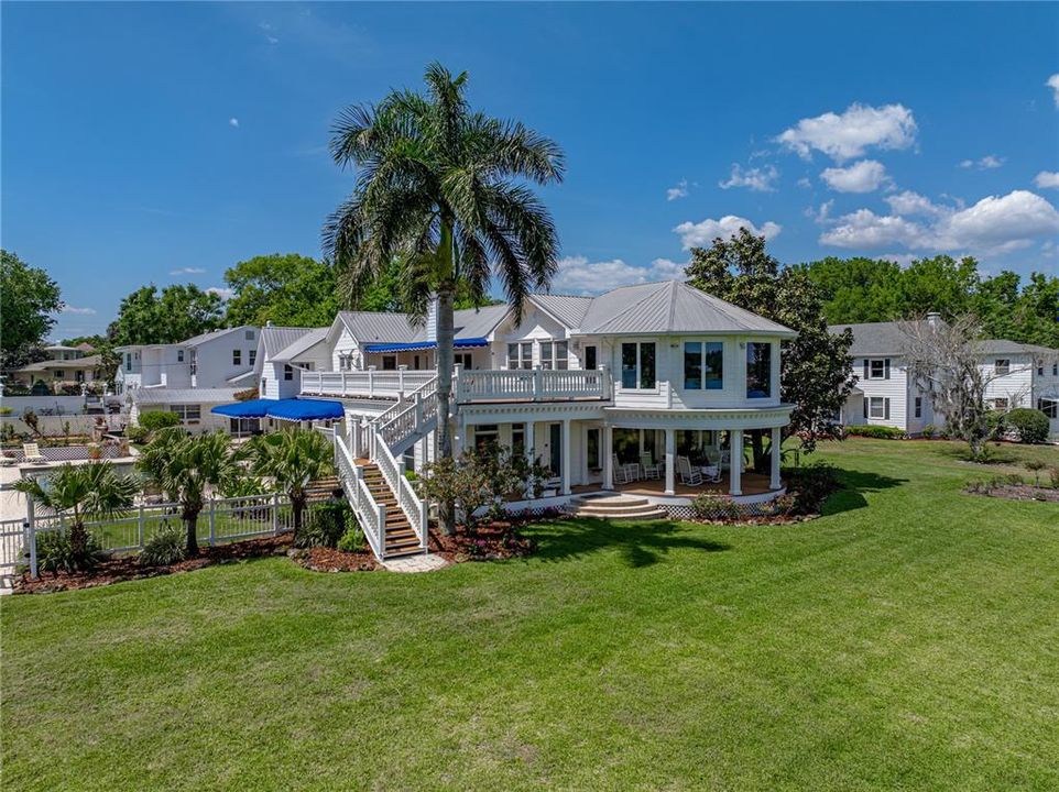 For Sale: $1,290,000 (5 beds, 5 baths, 5656 Square Feet)