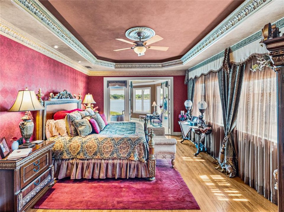 For Sale: $1,290,000 (5 beds, 5 baths, 5656 Square Feet)