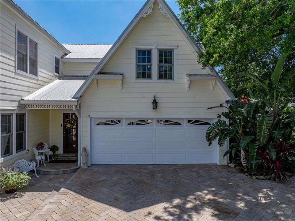 For Sale: $1,290,000 (5 beds, 5 baths, 5656 Square Feet)