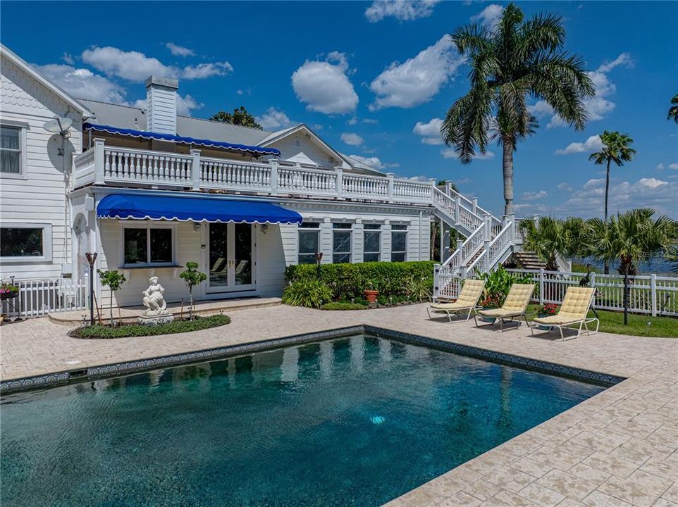 For Sale: $1,290,000 (5 beds, 5 baths, 5656 Square Feet)