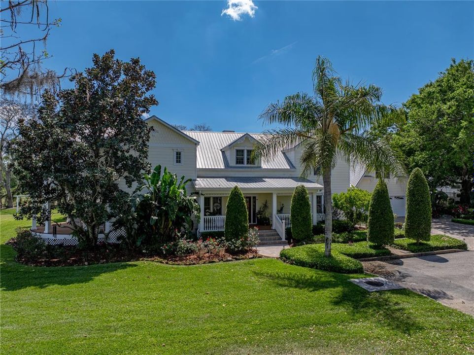 For Sale: $1,290,000 (5 beds, 5 baths, 5656 Square Feet)