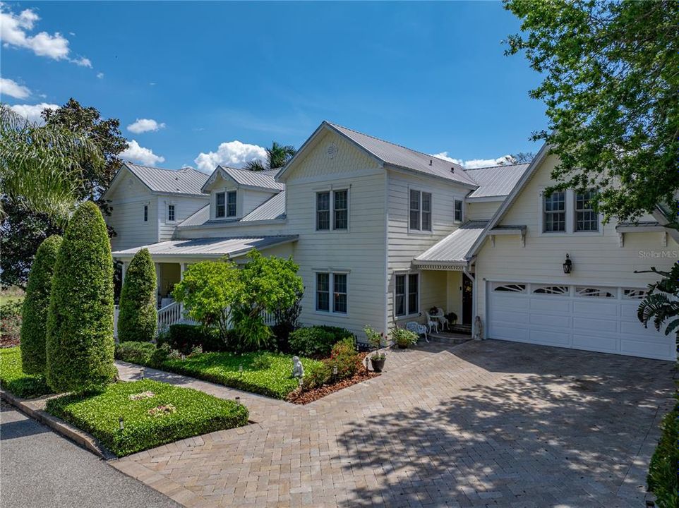 For Sale: $1,290,000 (5 beds, 5 baths, 5656 Square Feet)