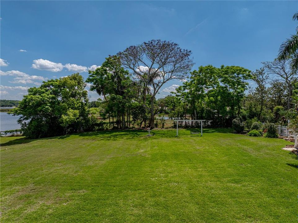 For Sale: $1,290,000 (5 beds, 5 baths, 5656 Square Feet)