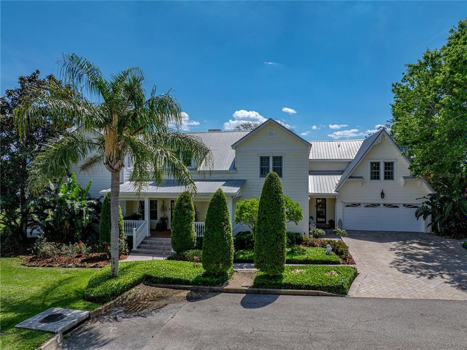 For Sale: $1,290,000 (5 beds, 5 baths, 5656 Square Feet)