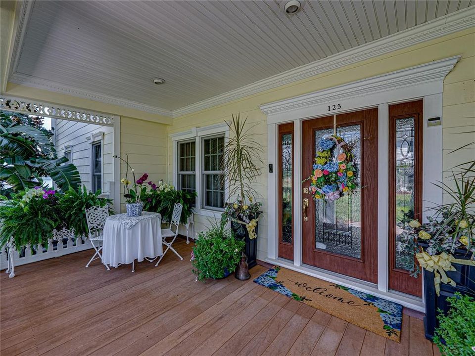 For Sale: $1,290,000 (5 beds, 5 baths, 5656 Square Feet)