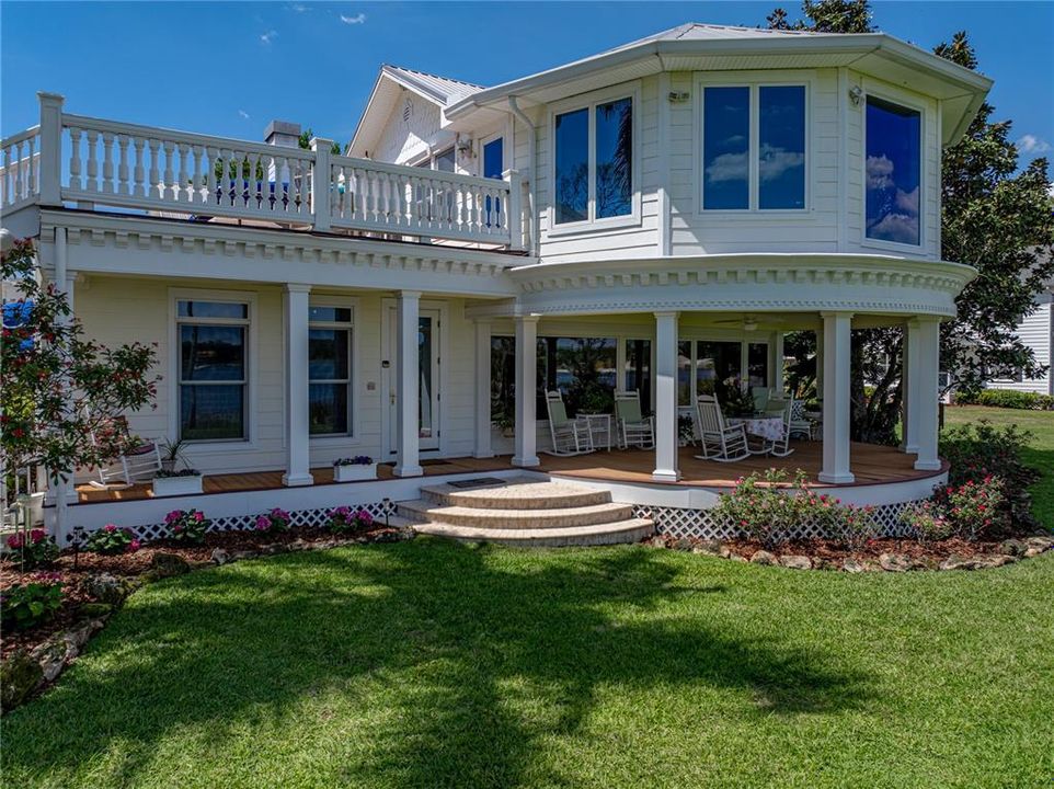 For Sale: $1,290,000 (5 beds, 5 baths, 5656 Square Feet)