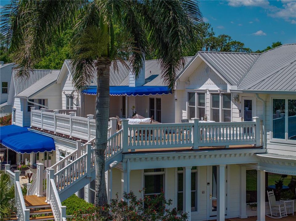 For Sale: $1,290,000 (5 beds, 5 baths, 5656 Square Feet)