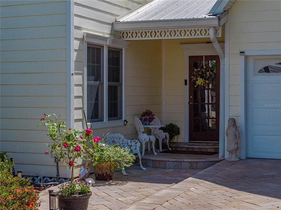 For Sale: $1,290,000 (5 beds, 5 baths, 5656 Square Feet)