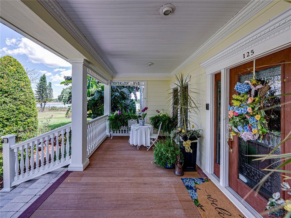 For Sale: $1,290,000 (5 beds, 5 baths, 5656 Square Feet)