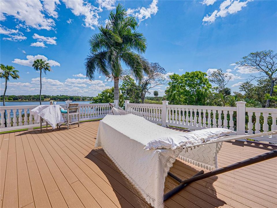 For Sale: $1,290,000 (5 beds, 5 baths, 5656 Square Feet)