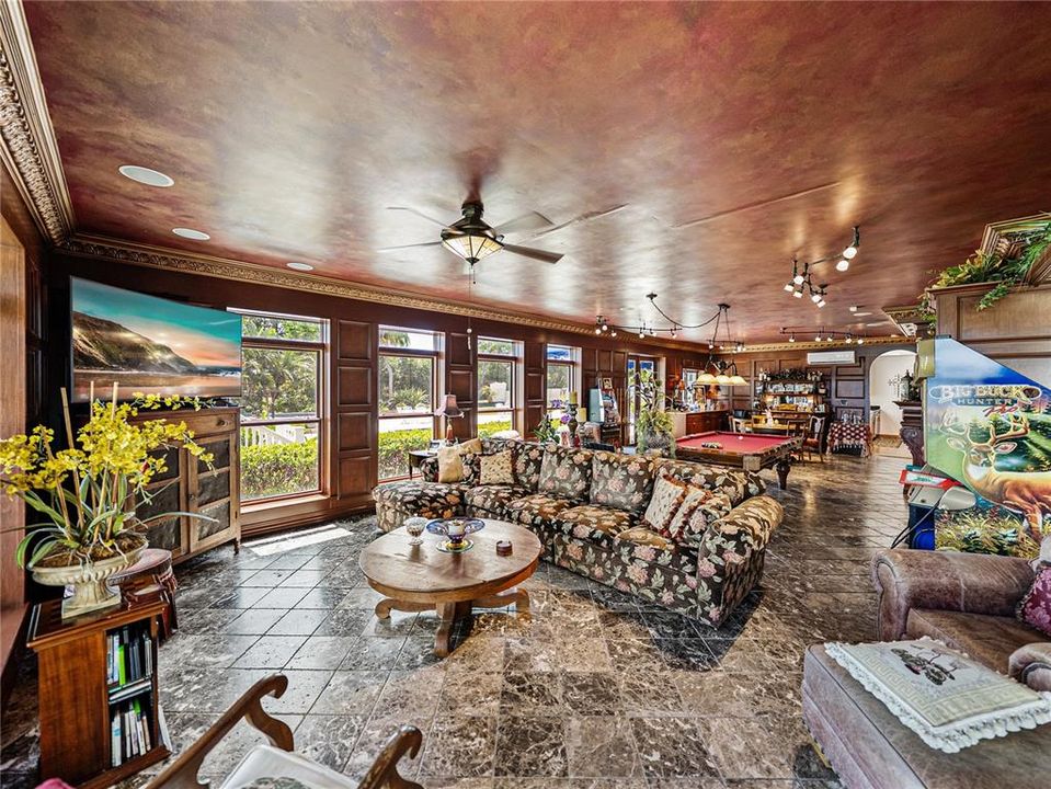 For Sale: $1,290,000 (5 beds, 5 baths, 5656 Square Feet)