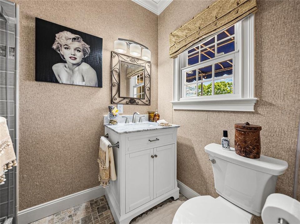 For Sale: $1,290,000 (5 beds, 5 baths, 5656 Square Feet)