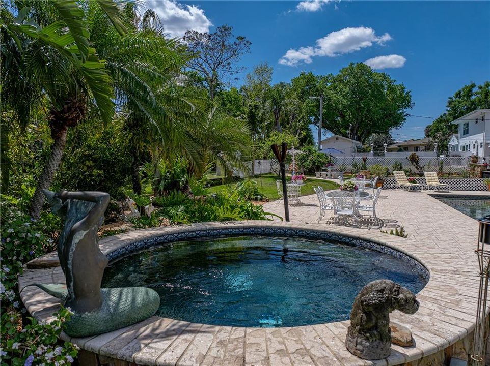 For Sale: $1,290,000 (5 beds, 5 baths, 5656 Square Feet)