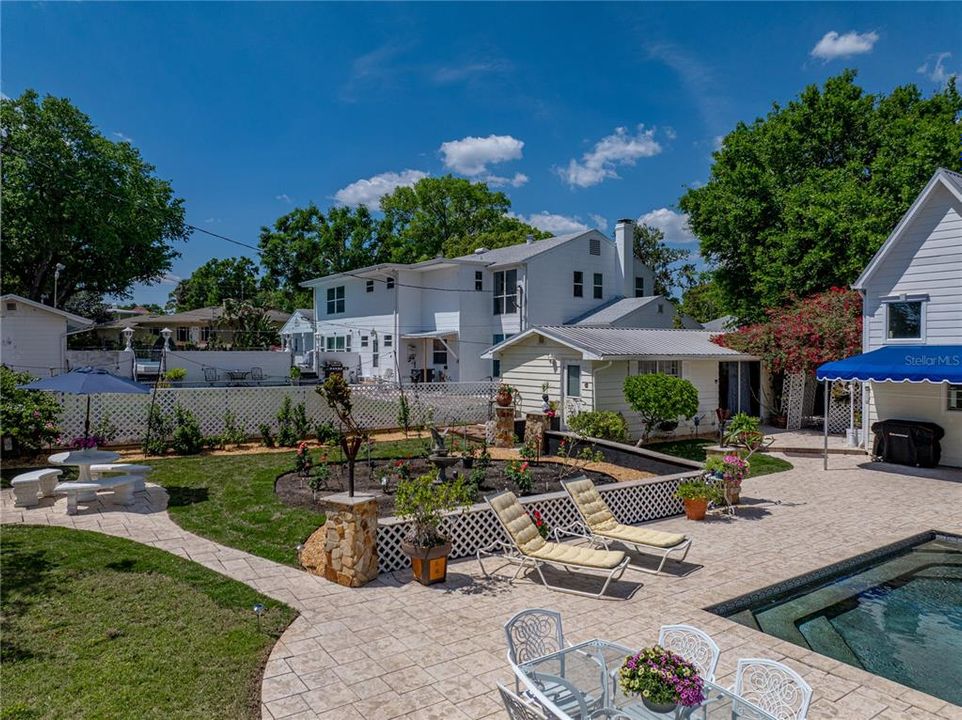 For Sale: $1,290,000 (5 beds, 5 baths, 5656 Square Feet)