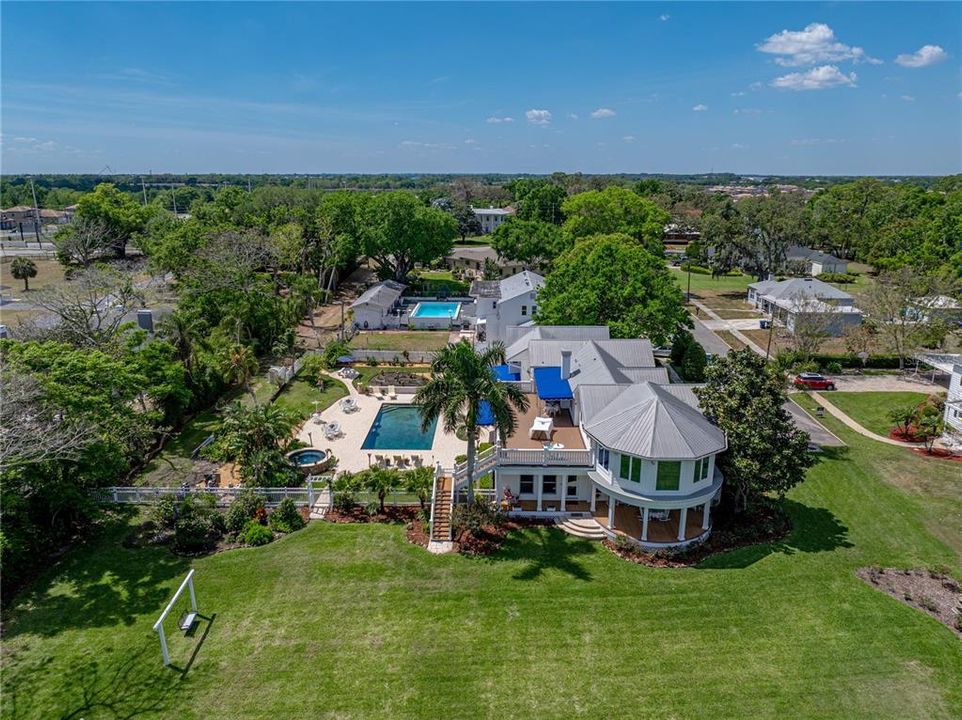 For Sale: $1,290,000 (5 beds, 5 baths, 5656 Square Feet)