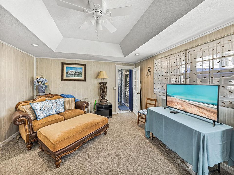 For Sale: $1,290,000 (5 beds, 5 baths, 5656 Square Feet)