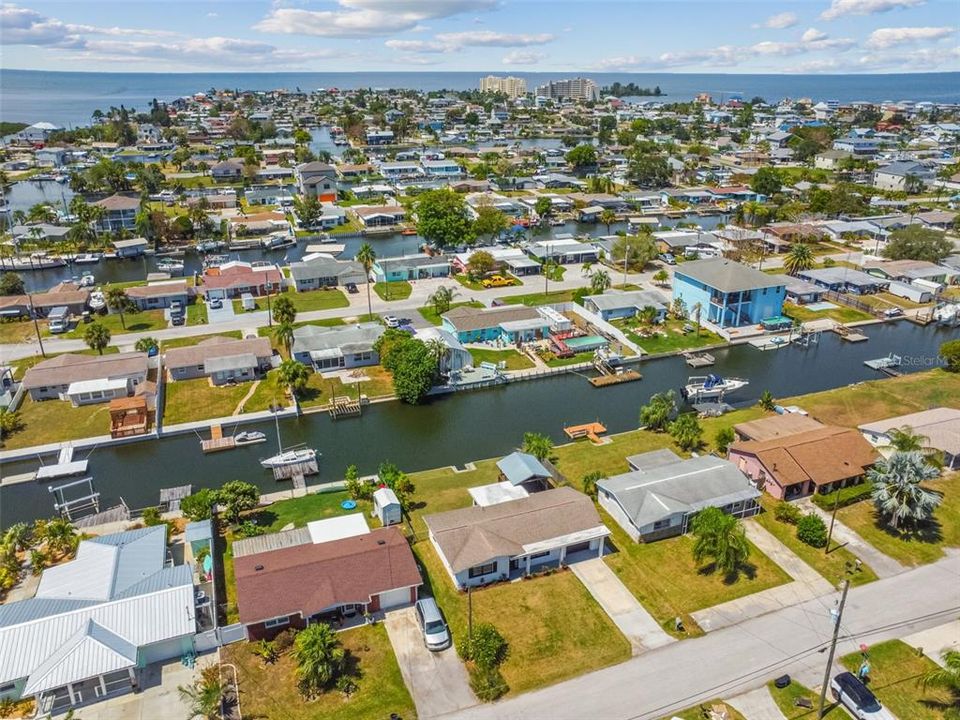 For Sale: $289,000 (2 beds, 1 baths, 1014 Square Feet)