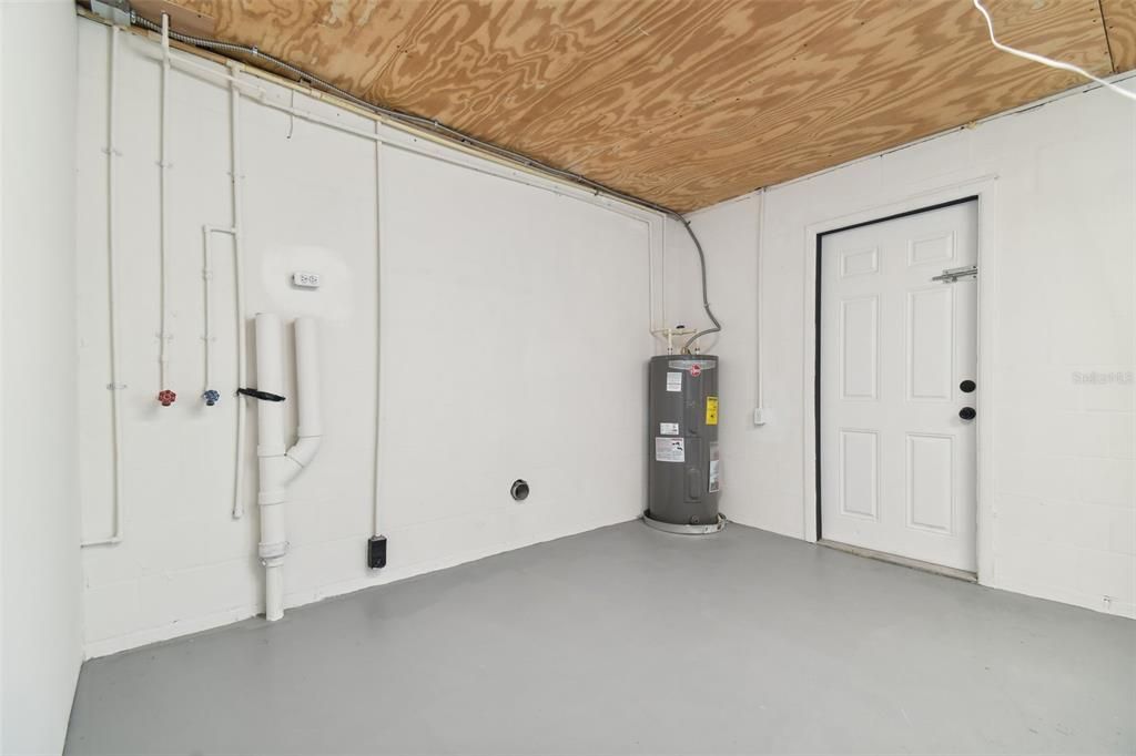 For Sale: $289,000 (2 beds, 1 baths, 1014 Square Feet)