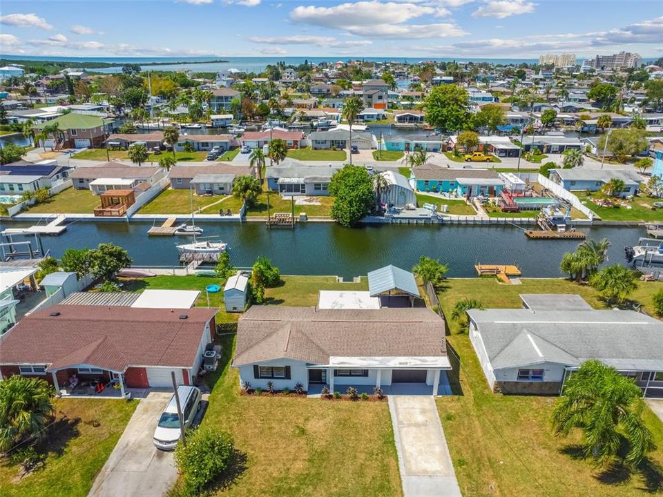 For Sale: $289,000 (2 beds, 1 baths, 1014 Square Feet)