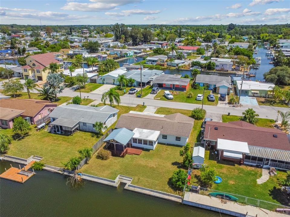 For Sale: $289,000 (2 beds, 1 baths, 1014 Square Feet)