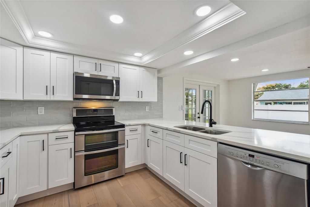 На продажу: $265,000 (3 спален, 2 ванн, 1500 Квадратных фут)