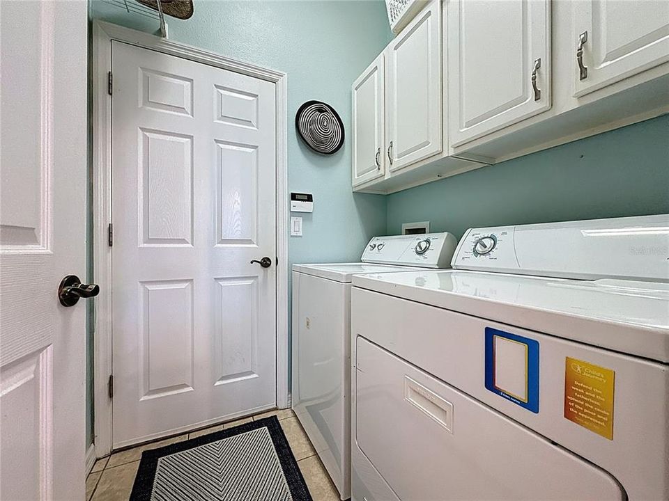 For Sale: $365,000 (3 beds, 2 baths, 1651 Square Feet)