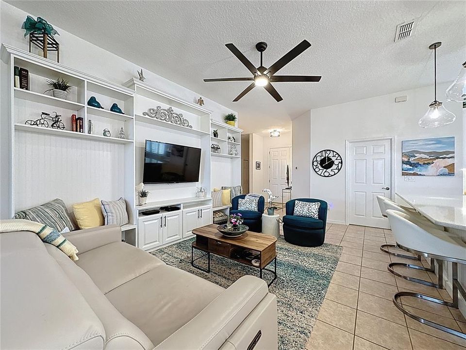 For Sale: $365,000 (3 beds, 2 baths, 1651 Square Feet)