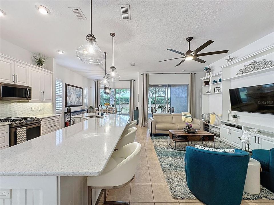 For Sale: $365,000 (3 beds, 2 baths, 1651 Square Feet)