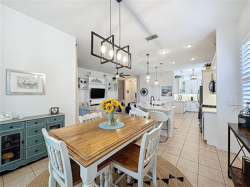 For Sale: $365,000 (3 beds, 2 baths, 1651 Square Feet)